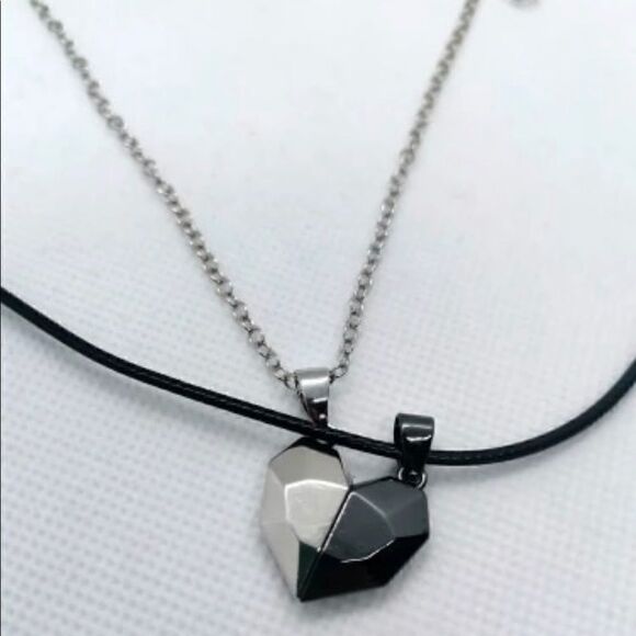 ⭐️Black And Silver Magnetic Heart ❤️ Necklace - Picture 7 of 7